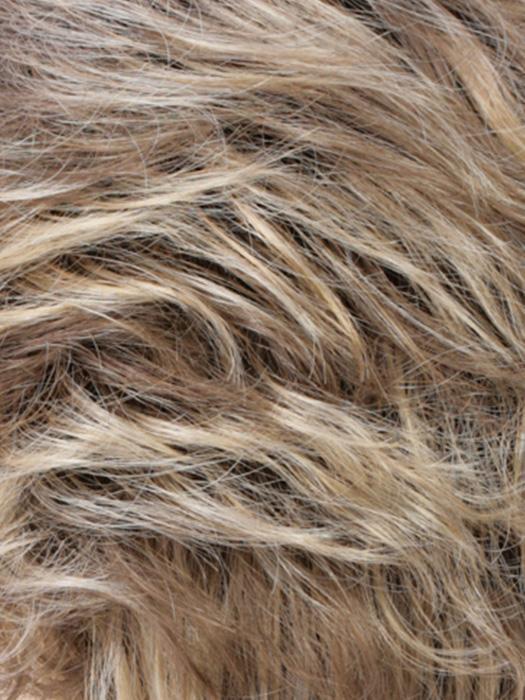 RH12/26RT4 | Light Brown with Golden Blonde and Dark Brown Roots