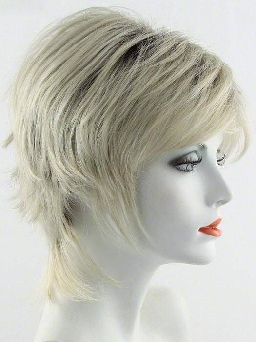 CHAMPAGNE | Rooted Dark Blonde with Platinum Blonde Blended Base