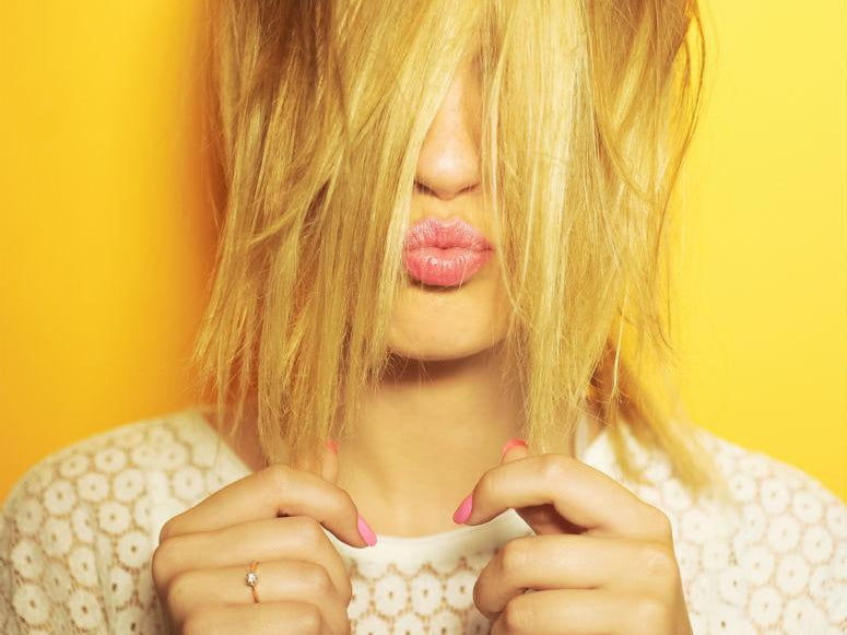 5 Simple Ways to Update Your Wig Style