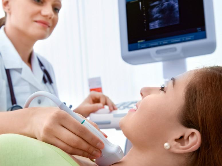 Hair Loss and the Thyroid: 8 Symptoms to Clue You In