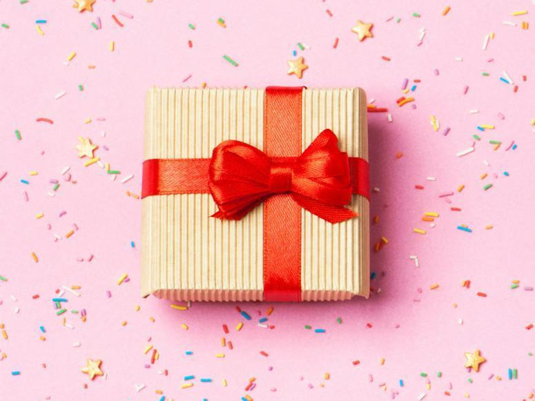 Valentine's Day Gifts for That Special Someone With Hair Loss