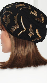 This piece offers a longer, shoulder-length style with softly textured ends
