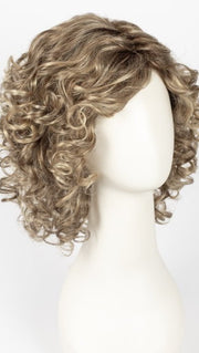 GL15-26SS BUTTERED TOAST | Chestnut Brown base blends into multi-dimensional tones of Medium Brown and Golden Blonde