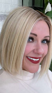 Marcie @wig.obssessed wearing EURO CHIC by TRESSALLURE in 24/102/R12 | Gold Blonde with Platinum highlights with Gold Brown roots
