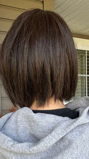 Nichole Corbett @nichole.alee wearing EURO CHIC by TRESSALLURE in 4/6R | Dark Brown