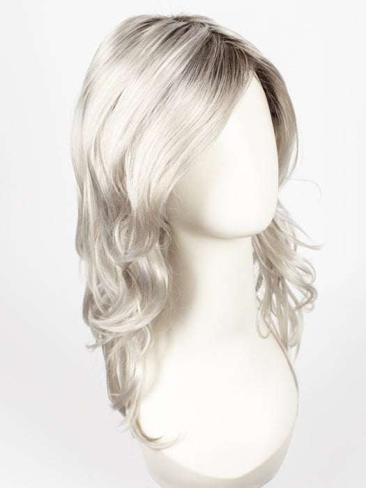 SILVERSUN/RT8 | Iced Blonde with Soft Sand & Golden Brown Roots