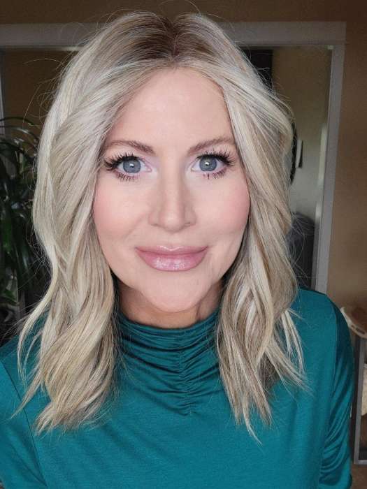 Natalie @vanish.into.thin.hair wearing MARGOT by JON RENAU in color 12FS8 SHADED PRALINE | Medium Natural Gold Blonde, Light Gold Blonde, Pale Natural Blonde Blend, Shaded with Dark Brown