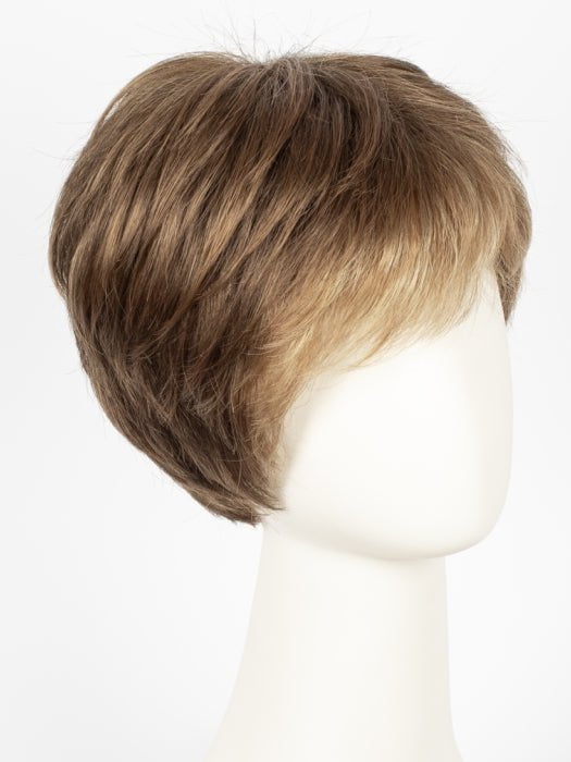 MOCCA LIGHTED | Light Brown base with Light Caramel highlights on the top only, darker nape