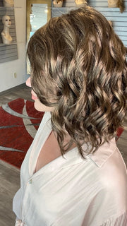 Madeline wearing JULIANNE LITE by JON RENAU in 8RH14 | Medium Brown with 33% Medium Natural Blonde Highlights