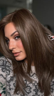 ROXIE wearing WELL PLAYED by RAQUEL WELCH in RL6/30 COPPER MAHOGANY | Medium Brown Evenly Blended with Medium Auburn