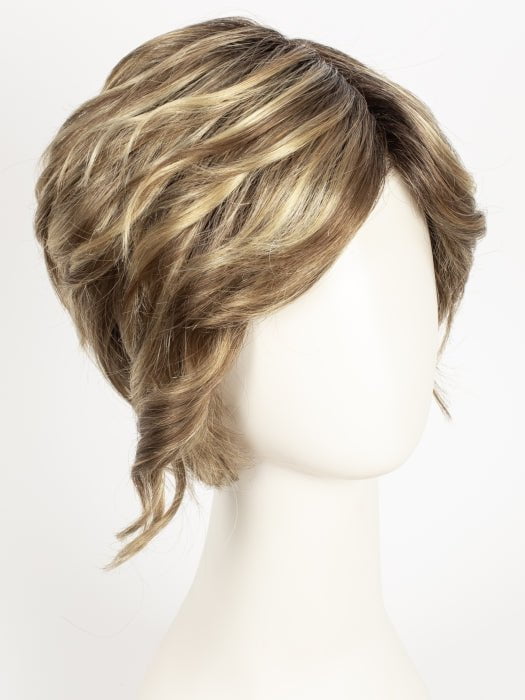 RMH12/26RT4 | Light Brown with Chunky Golden Blonde Highlights and Dark Brown Roots