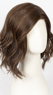 ENGLISH TOFFEE | A blend of medium chocolate and Tuscany rich brown with light auburn highlights