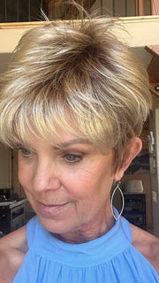 Susan @an_affair_with_hair wearing COCO by ELLEN WILLE in color CHAMPAGNE ROOTED | Light Beige Blonde, Medium Honey Blonde, and Platinum Blonde blend with Dark Roots