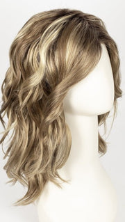 RH12/26RT4 | Light Brown with Chunky Golden Blonde Highlights and Dark Brown Roots