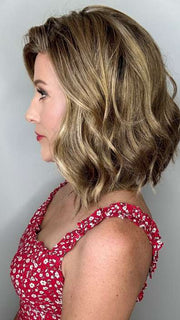 Kristyna @kristynamoore wearing CHARLOTTE by ENVY BY ALAN EATON in color TOASTED SESAME | Medium Brown roots with overall Warm Cinnamon base and Golden Blonde highlights