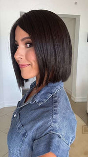 Lorena @faux.hurr.lifee wearing LIA II by ELLEN WILLE in color ESPRESSO MIX 2.4 | Black/Dark Brown Blend, and Darkest Brown Blend