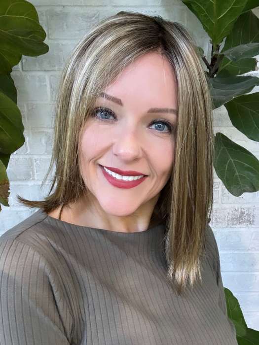 Marcie Mertz @wig.obsessed wearing SUTTON by ESTETICA in color RH12/26RT4 | Light Brown w/Fine Golden Blonde Highlights And Dark Roots
