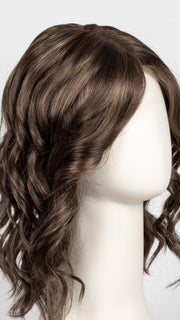 8RH14 HOT COCOA  | Medium Brown  with 33% Medium Natural Blonde Highlights