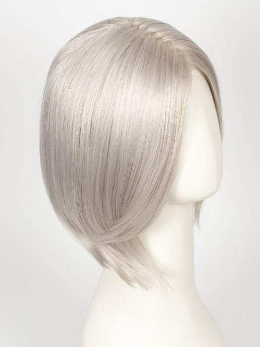 IVORY GREY SHADED 101.14 | Pearl platinum and dark ash blonde blend with dark shaded roots