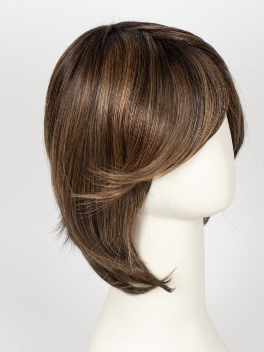 SS8/29 SHADED HAZELNUT | Rich Medium Brown Evenly Blended with Ginger Blonde Highlights with dark roots
