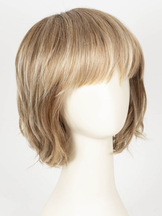 10/27/88/R6 ALMOND CREAM | Dark roots transition into a beautiful blend of light brown, pale auburn, and platinum tones.