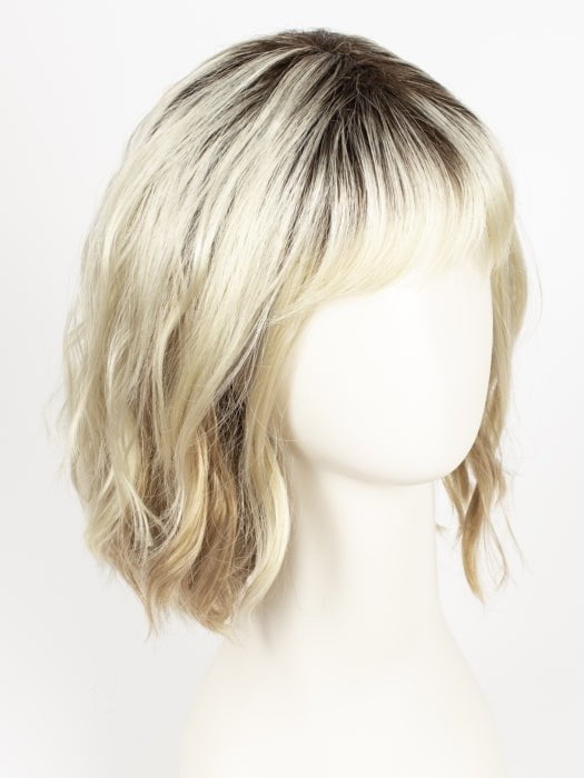 CREAMY-DOLCE | Pale Blonde Blend with a Medium Honey Brown Root