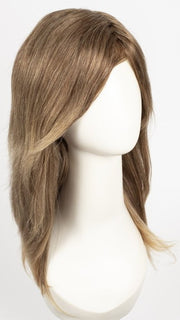 SUNLIT-SAND | A blend of Medium Brown, Light Brown Honey Blonde with Honey Blonde Tips 