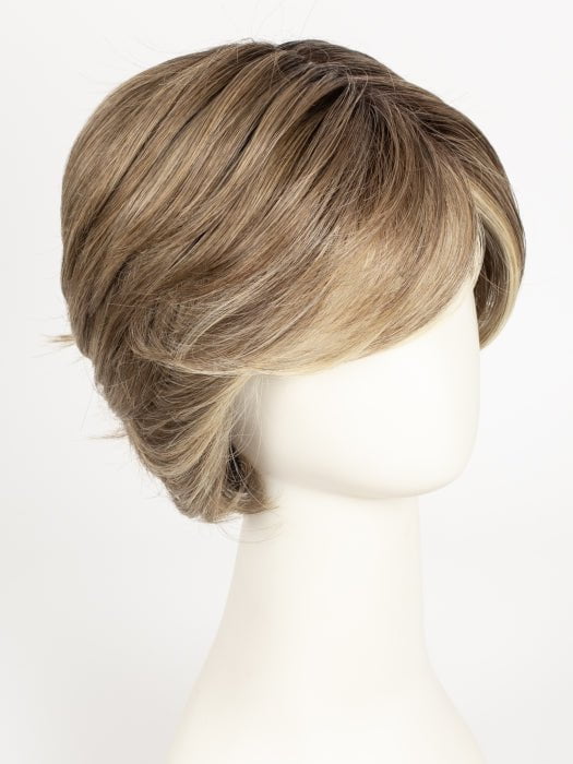 SS10/22 SHADED ICED CAPPUCCINO | Light Brown shaded with Medium Blonde