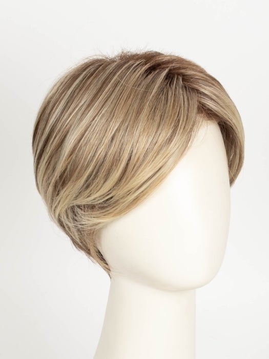 12FS12 MALIBU BLONDE | LIght Gold Brown, Light Natural Gold Blonde, Pale Natural Gold-Blonde Blend, Shaded with Light Gold Brown