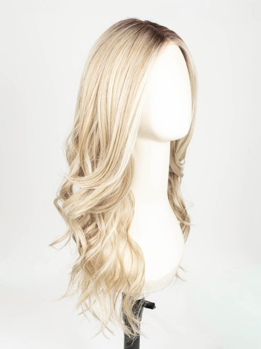 SS19/23 SHADED BISCUIT | Cool Platinum Blonde with subtle highlights and Medium Brown roots