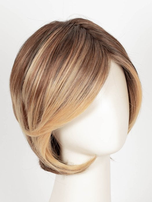 EL17/23/R8 | Pale Auburn Beige Blonde Blend, Rooted Medium Brown, Highlighted Light Blonde with face framing highlights