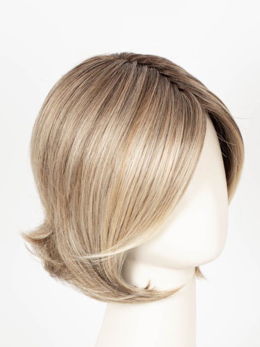 18/16/22/R8 CASHMERE CREAM | A stunning blend of dark natural blonde, golden blonde, and champagne blonde, shaded with dark roots