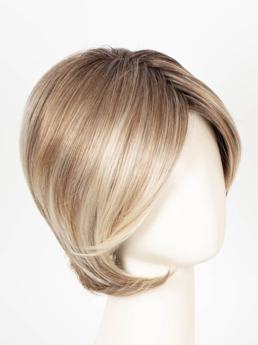 10/27/88/R6 ALMOND CREAM | Dark roots transition into a beautiful blend of light brown, pale auburn, and platinum tones.