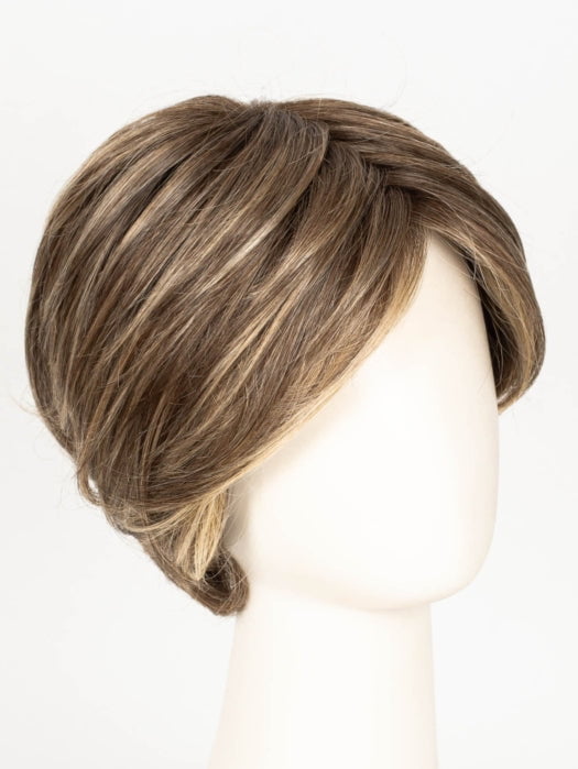 RL11-25SS SHADED HONEY PECAN | Chestnut Brown base blends into multi-dimensional tones of Brown and Golden Blonde