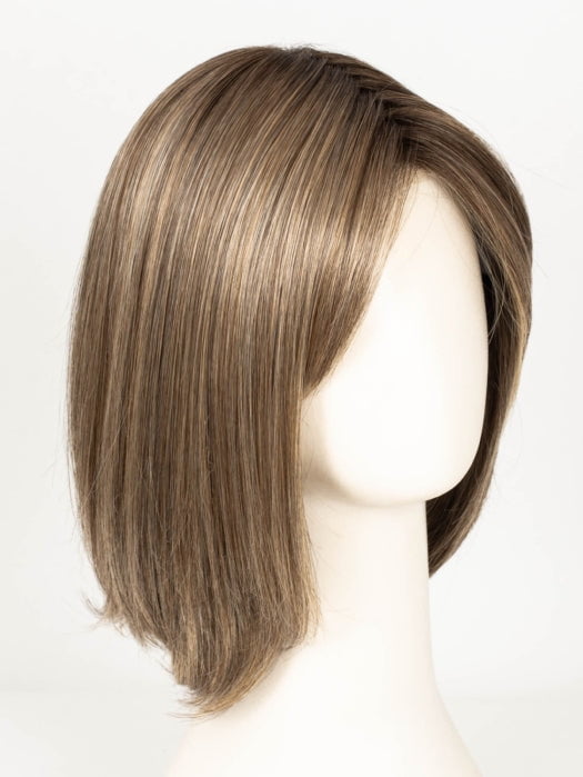 RL11-25SS SHADED HONEY PECAN | Chestnut Brown base blends into multi-dimensional tones of Brown and Golden Blonde
