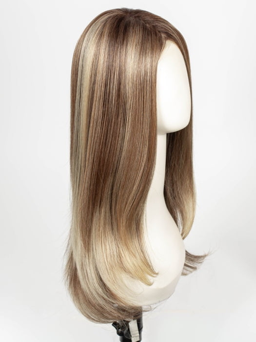 BROWN SUGAR COOKIE R | The roots are a Rich Brown Tone that seamlessly transitions into a Warm, Golden-Brown base. Delicate highlights in honey and toffee tones add dimension