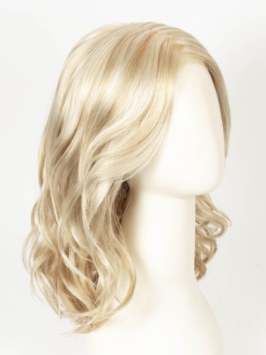 LIGHT BLONDE | 2 toned blend of Creamy Blonde with Champagne highlights.