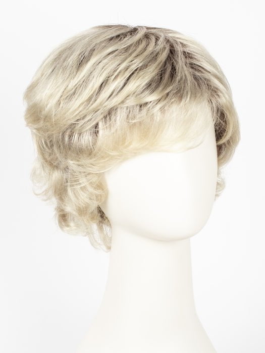 102S8 | SHADED CREAM | Pale Platinum Blonde, Shaded with Medium Brown
