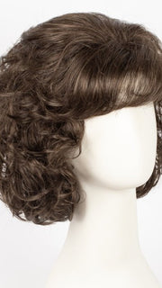 R6/10 | Chestnut Brown Blended With Medium Ash Brown