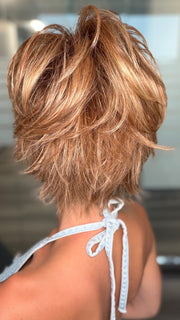 Roxie is wearing AVENUE SOFT by ELLEN WILLE in LIGHT BERNSTEIN ROOTED 12.26.27 | Lightest Brown, Light Golden Blonde, and Dark Strawberry Blonde Blend with Shaded Roots