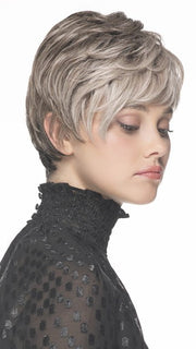 The ear to ear lace front gives you an realistic-looking hairline