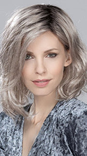 The relaxed waves give this mid-length bob its stunning look