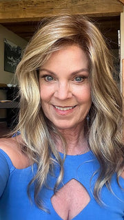 Susan @an_affair_with_hair wearing RACHEL LITE by JON RENAU in 12FS12 MALIBU BLONDE | LIght Gold Brown, Light Natural Gold Blonde, Pale Natural Gold-Blonde Blend, Shaded with Light Gold Brown