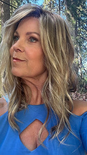 Susan @an_affair_with_hair wearing RACHEL LITE by JON RENAU in 12FS12 MALIBU BLONDE | LIght Gold Brown, Light Natural Gold Blonde, Pale Natural Gold-Blonde Blend, Shaded with Light Gold Brown