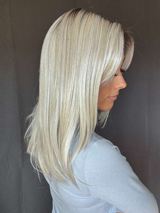 Nichole Corbett @nicholealee wearing James by Estetica in color SILVERSUN/RT8 | Iced Blonde Dusted with Soft Sand and Golden Brown Roots