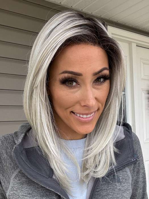 Nichole Corbett @nicholealee wearing James by Estetica in color SILVERSUN/RT8 | Iced Blonde Dusted with Soft Sand and Golden Brown Roots