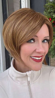 Marcie @wig.obsessed wearing MAXX by ESTETICA in color R30/28/26 | Medium Auburn/Light Auburn/Golden Blonde Blend
