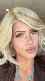 Madeline is wearing TREND ALERT by GABOR in GF19-23 BISCUIT | Light Ash Blonde Evenly Blended with Cool Platinum Blonde