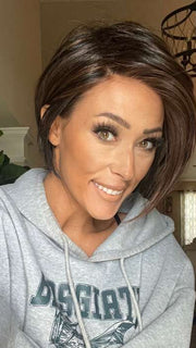 Nichole Corbett @nicholealee wearing IGNITE PETITE by JON RENAU in 1BRH30 DARK CHOCOLATE CHERRY GANACHE | Soft Black with 33% Gold-Red Highlights