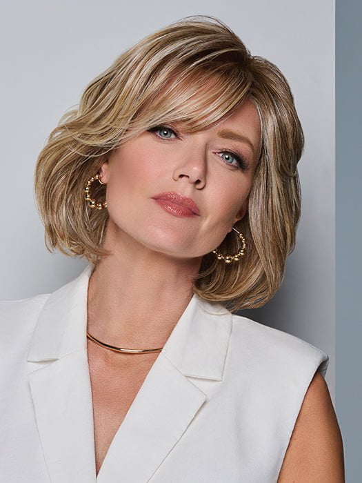 WAVES AND RAVES by Raquel Welch in RL1621SS SHADED SAND | Light Blonde shaded with Medium Brown
